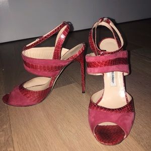 GORGEOUS Manolo Blahnik dark pink heels